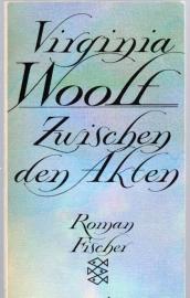 Zwischen den Akten: Roman